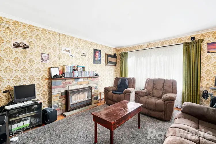 Second view of Homely house listing, 18 Kardinian Avenue, Cheltenham VIC 3192
