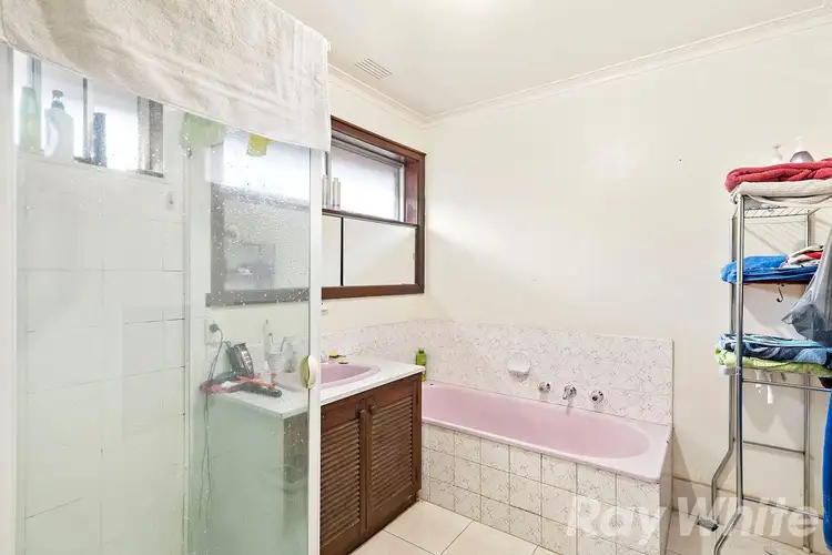 Fifth view of Homely house listing, 18 Kardinian Avenue, Cheltenham VIC 3192