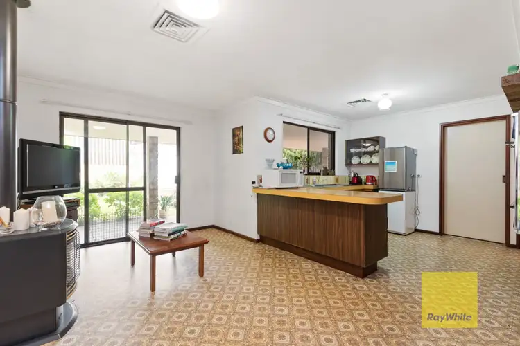 Seventh view of Homely house listing, 10 Reston Court, Duncraig WA 6023