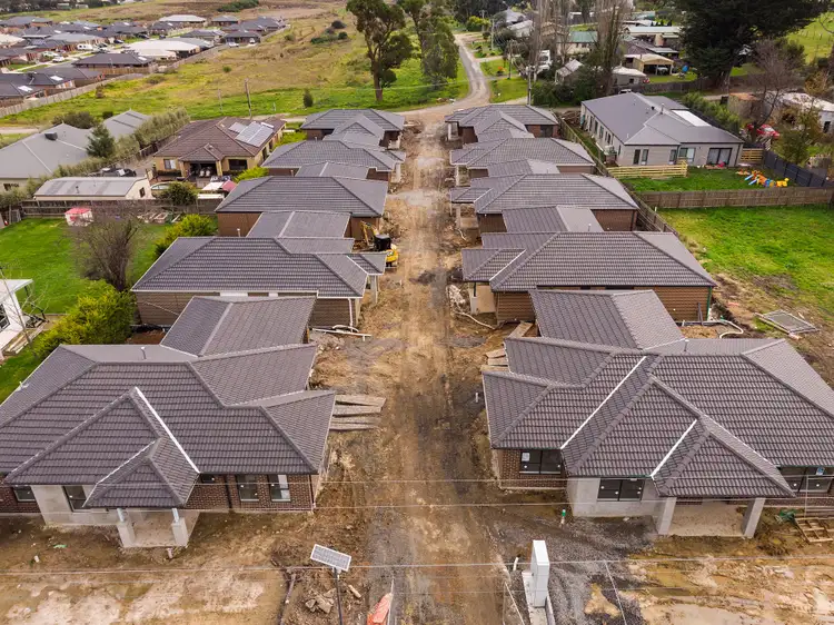 Main view of Homely unit listing, 2/37-39 Allura Place, Bunyip VIC 3815