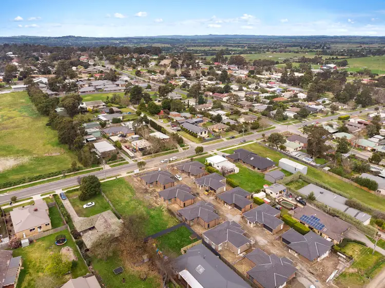 Fifth view of Homely unit listing, 2/37-39 Allura Place, Bunyip VIC 3815