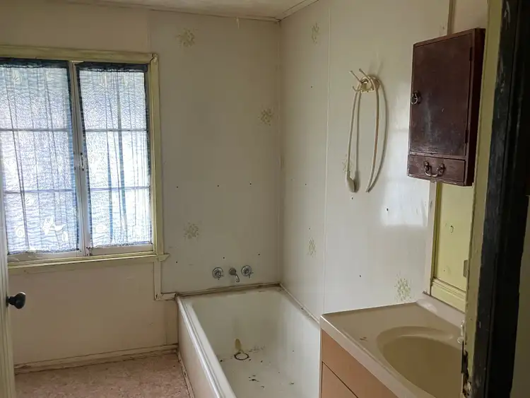 Seventh view of Homely house listing, 10 Pasteur Street, Jericho QLD 4728