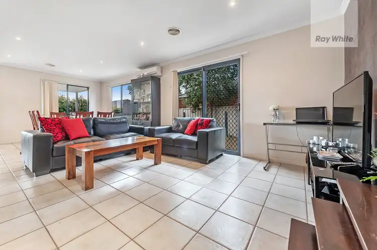 Fifth view of Homely house listing, 8 Sage Hills Place, Craigieburn VIC 3064