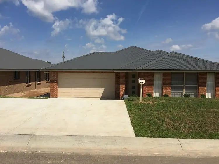 19 Grace Rise, Orange NSW 2800