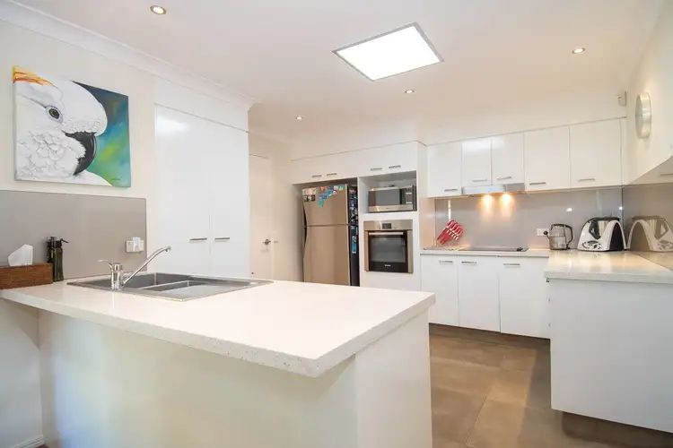 2/11 Webb Street, Labrador QLD 4215