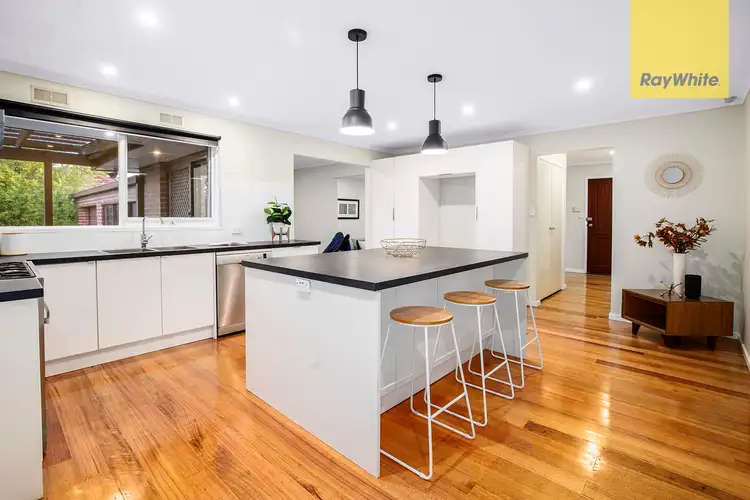 8 Courtney Square, Wantirna VIC 3152