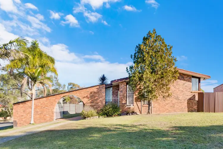 1 Huon Place, Glenfield NSW 2167