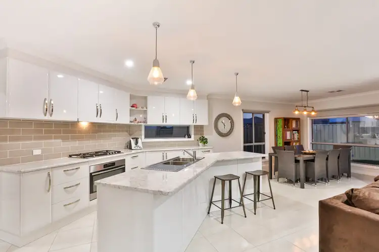 Fifth view of Homely house listing, 10 Toorak Drive, Irymple VIC 3498