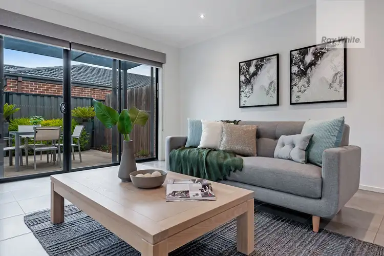 Fifth view of Homely house listing, 25 Bridgehaven Drive, Craigieburn VIC 3064