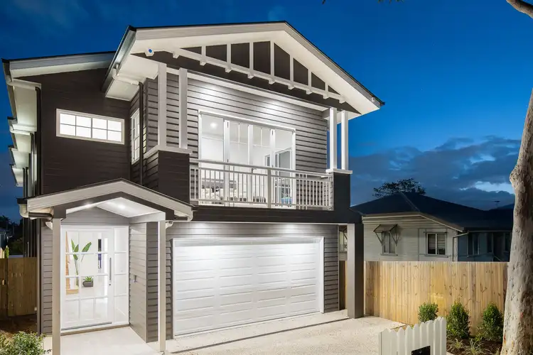 73 Real Avenue, Norman Park QLD 4170