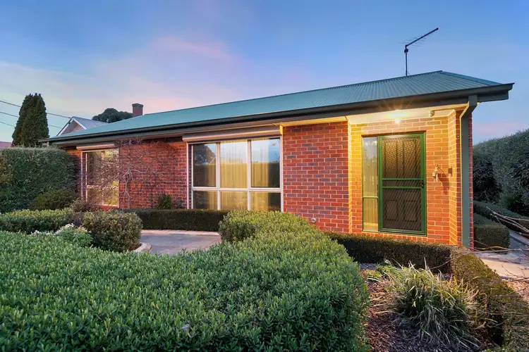 1/232 Humffray Street North, Brown Hill VIC 3350
