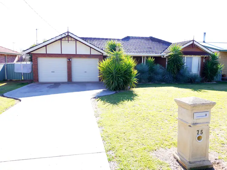 75 Lyall Street, Cowra NSW 2794
