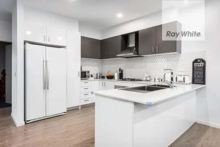 Second view of Homely house listing, 8 Gyrfalcon Way, Doreen VIC 3754