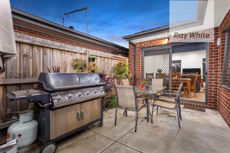Fifth view of Homely house listing, 8 Gyrfalcon Way, Doreen VIC 3754