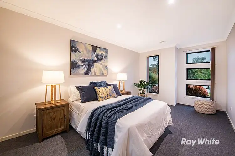 15 Ogle Way, Cranbourne North VIC 3977