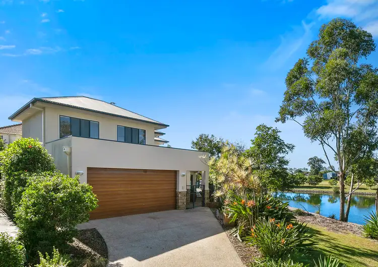 16 Waimea Drive, Varsity Lakes QLD 4227