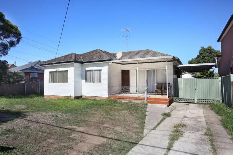 4 Thorney Road, Fairfield West NSW 2165