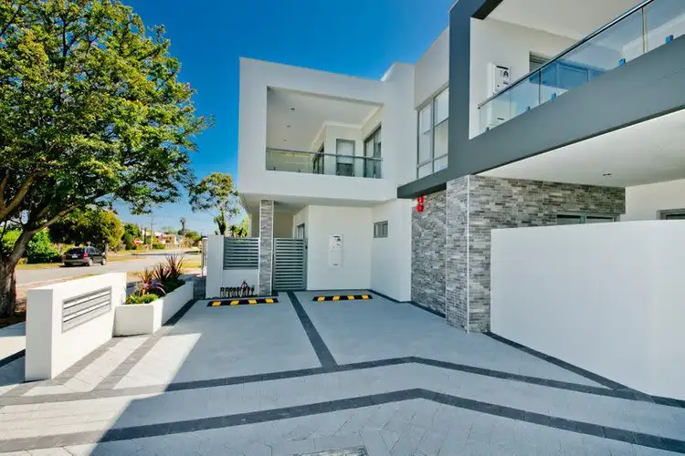 Main view of Homely house listing, 3/32 Pollard Street, Glendalough WA 6016