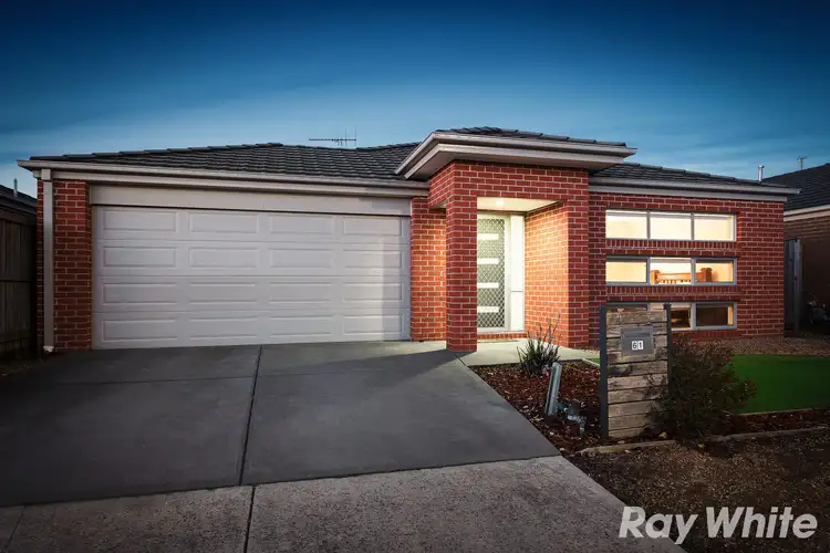 61 Fallingwater Drive, Pakenham VIC 3810