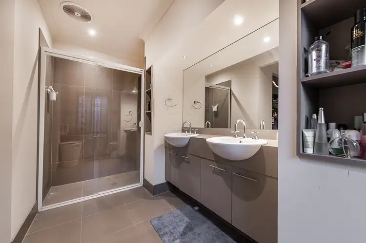 Sixth view of Homely house listing, 2 Florio Close, Berwick VIC 3806
