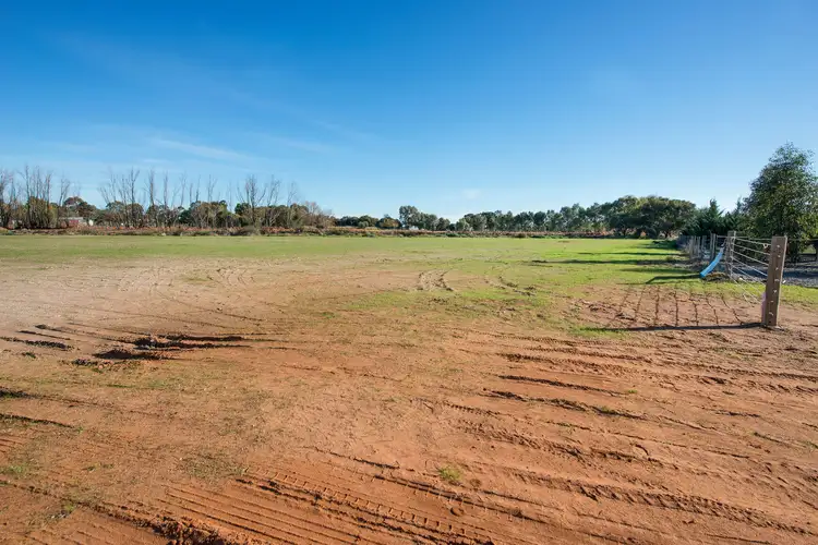 5 Notting Road, Swan Hill VIC 3585