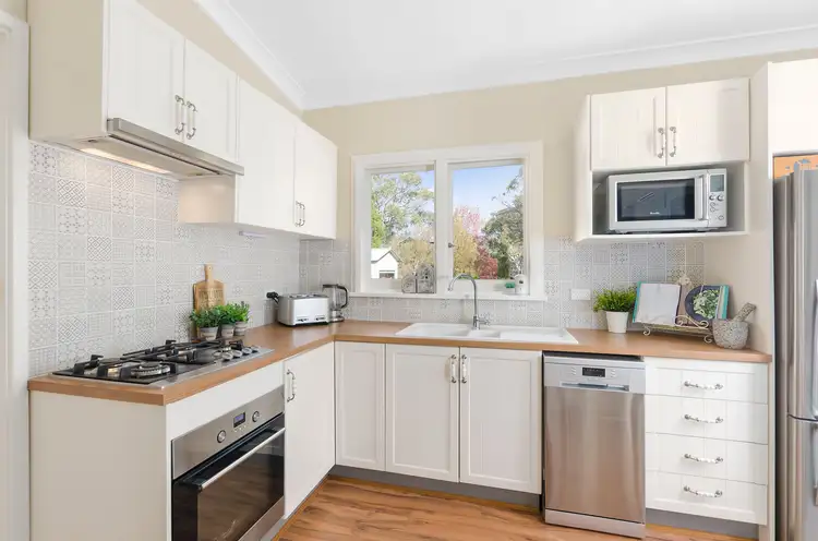 Second view of Homely house listing, 69 Sunset point Drive, Mittagong NSW 2575