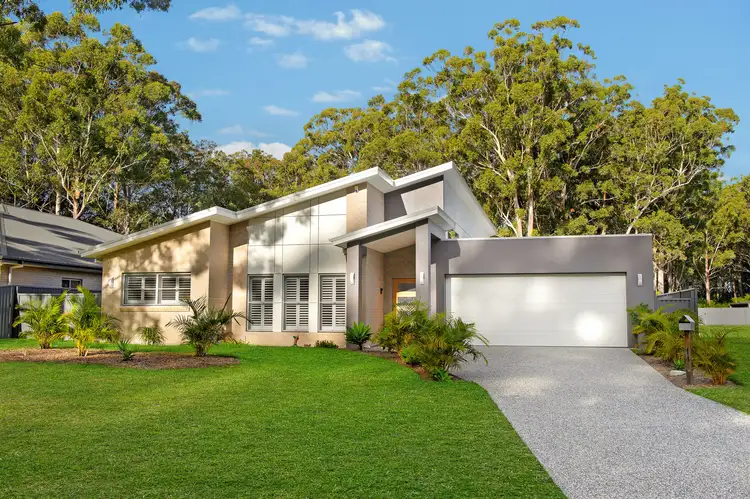14 Lakeside Way, Lake Cathie NSW 2445