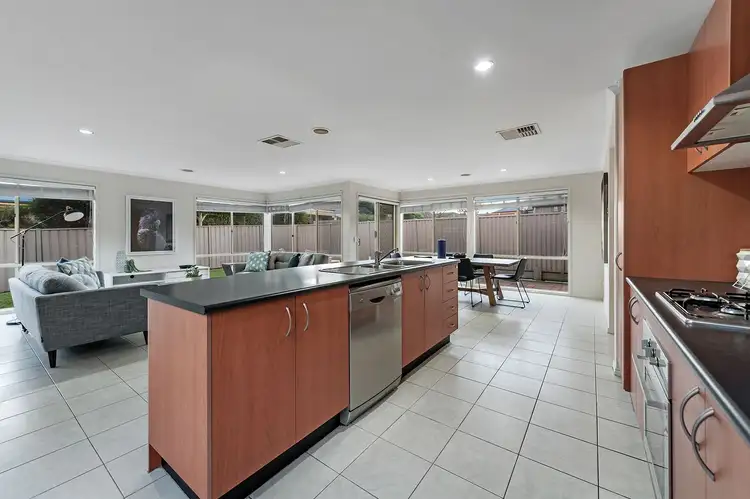 Seventh view of Homely house listing, 9 Creighton Way, Craigieburn VIC 3064