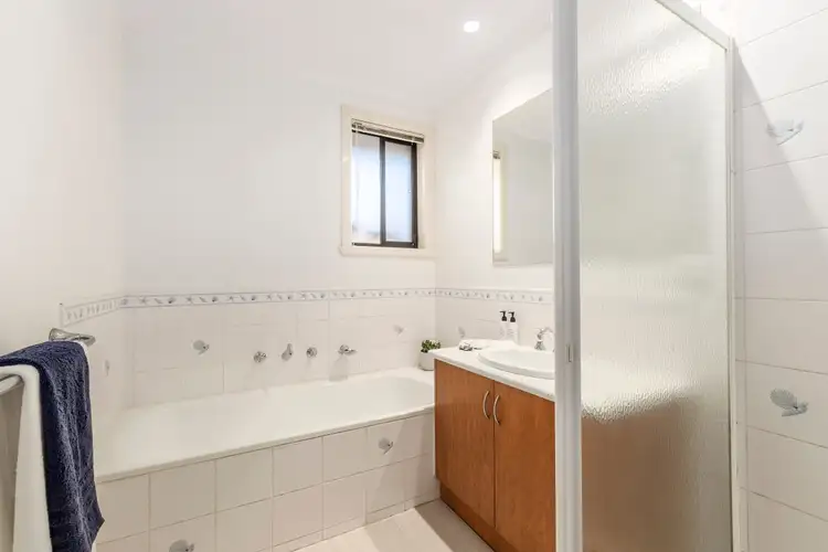 Fifth view of Homely house listing, 2/31 Severn Crescent, Rowville VIC 3178