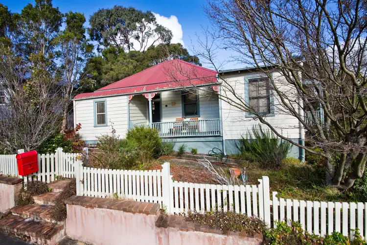 8 Edwards Street, Katoomba NSW 2780