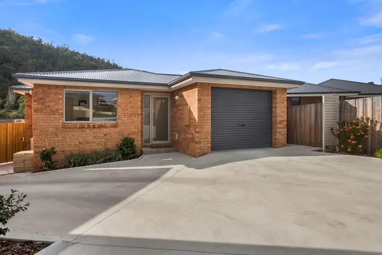 2/10 Roxy Place, Mornington TAS 7018