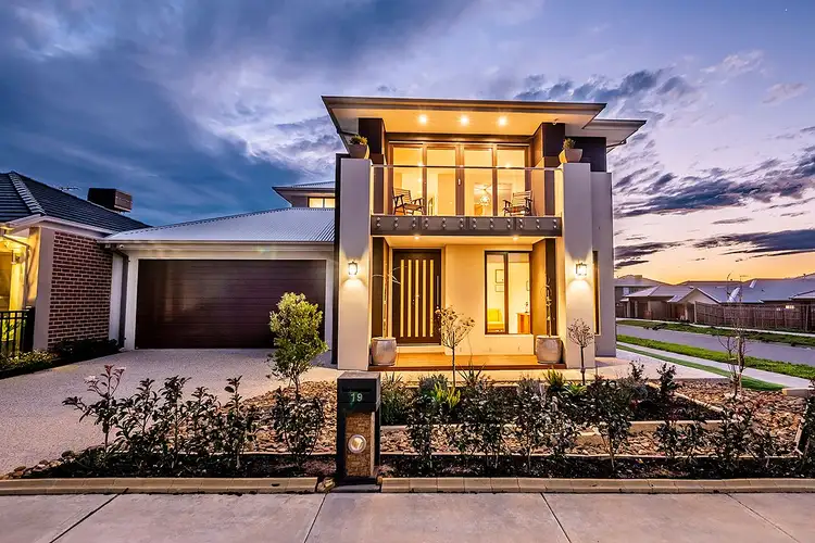 19 Hartland Drive, Cranbourne North VIC 3977