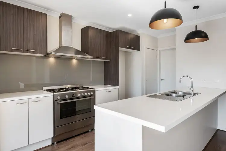 Seventh view of Homely house listing, 5 Iceberg Drive, Mernda VIC 3754