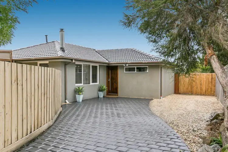 6 Eric Crescent, Mornington VIC 3931