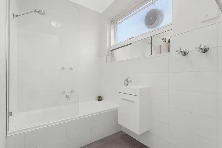 Fifth view of Homely apartment listing, 2/12 Toward Street, Murrumbeena VIC 3163