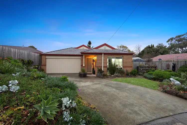 8 Wingham Court, Frankston VIC 3199
