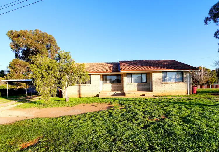 1& 2/28 Hartley Street, Cowra NSW 2794