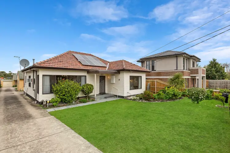 Main view of Homely unit listing, 1/18 Manoon Road, Clayton South VIC 3169