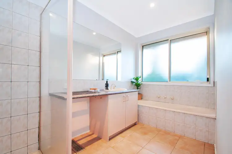 Sixth view of Homely house listing, 5 Manifold Court, Croydon South VIC 3136