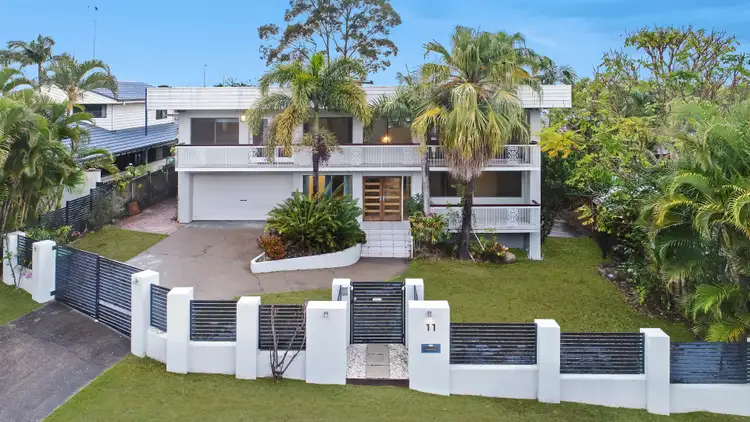 11 Kiandra Street, Chapel Hill QLD 4069