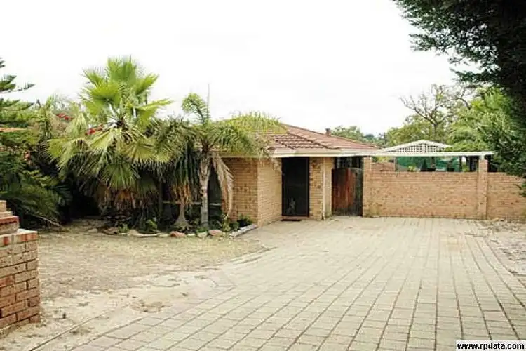 4 Firethorn Retreat