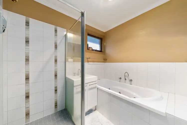 Sixth view of Homely unit listing, 4/11 Kendra Place, Keysborough VIC 3173
