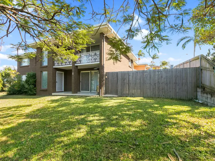 1 Cornflower Street, Mansfield QLD 4122