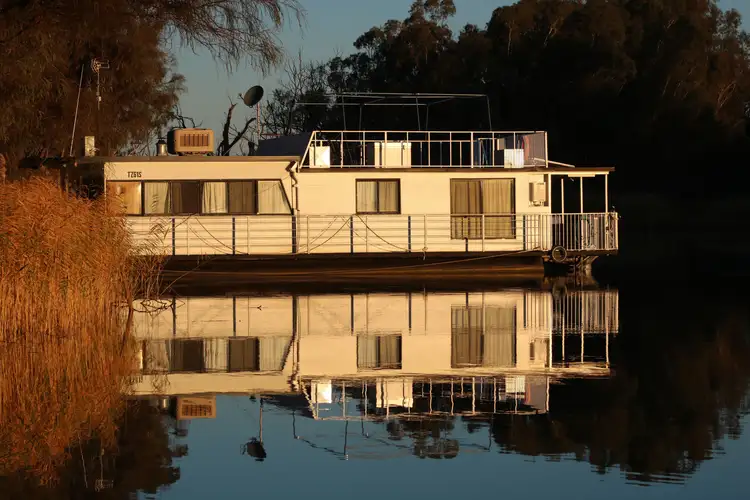 Houseboat 1 Herons Bend Road, Overland Corner SA 5330