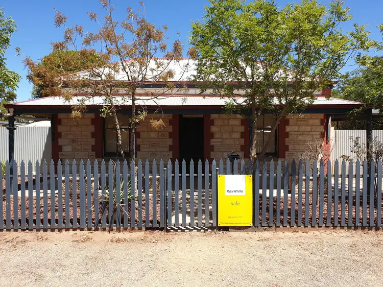 3 Shepstone Street, Quorn SA 5433