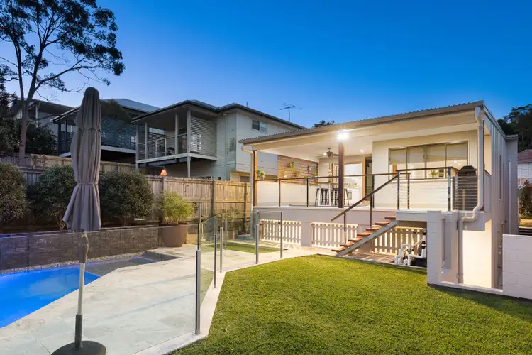 11 Hobart Avenue, Camp Hill QLD 4152
