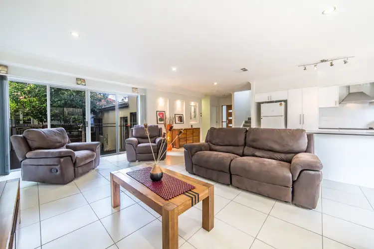 2/54 Blake Street, Southport QLD 4215