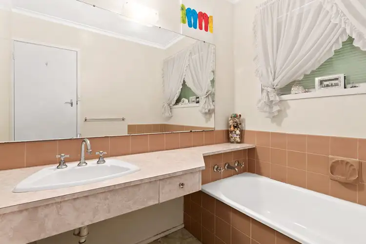 Fourth view of Homely house listing, 32 Bimbadeen Crescent, Yallambie VIC 3085