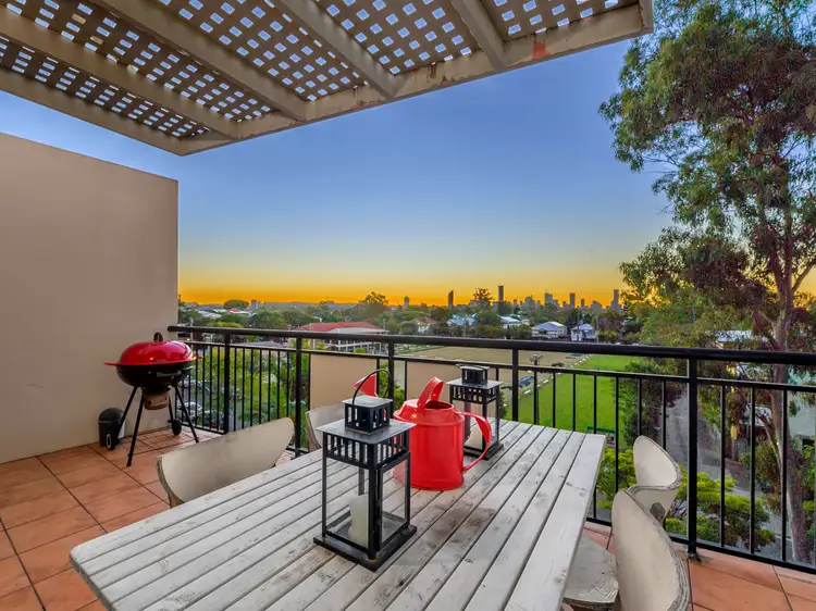 82/55 Harries Road, Coorparoo QLD 4151