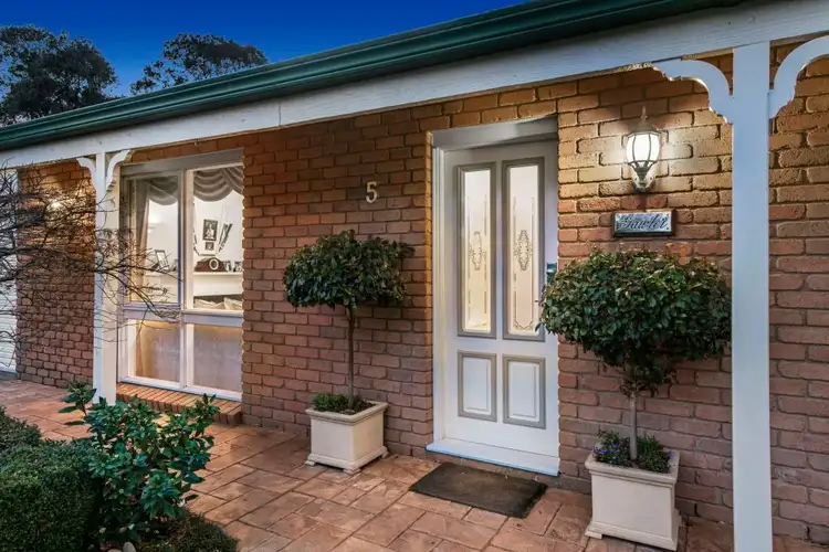 Second view of Homely house listing, 5 El Greco Court, Scoresby VIC 3179